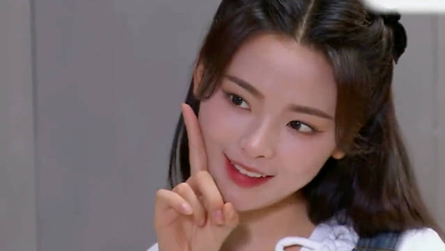 这家子人装傻功力只在幼儿园水平吧！ 杨超越