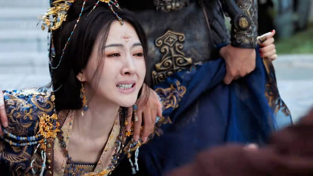 皇后终于体会到家破人亡的痛楚了！