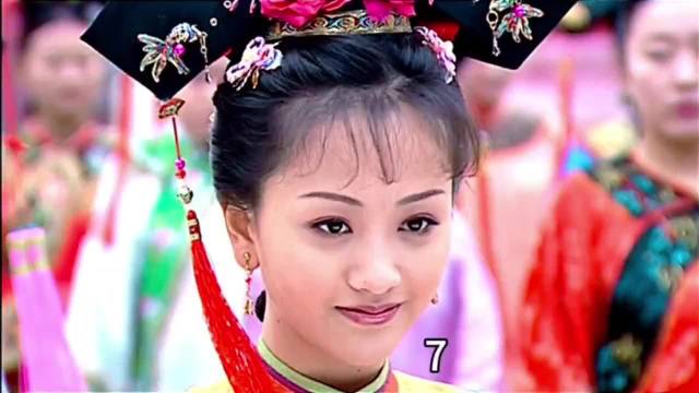 女孩外出游玩，却只一眼，便对皇上情根深种