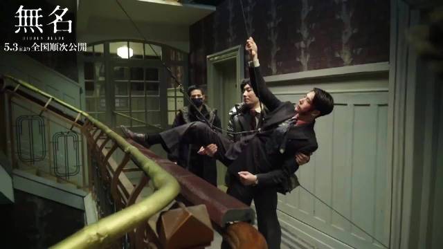 看着都疼，也不知道摔了多少次，王一博对自己要求极高，只为展现完美镜头！