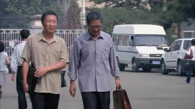 金婚：李天骄年过半百，穿西装依旧貌美，佟志被勾魂！