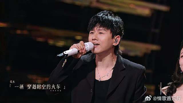 华晨宇张杰共唱《归来》，连情歌王子都来了！场面震撼