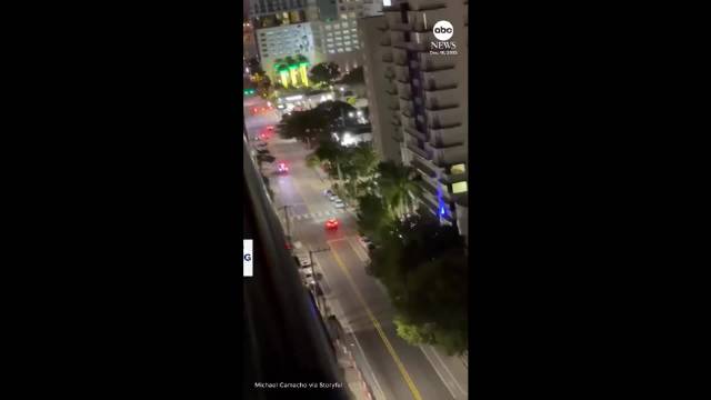 窃贼驾40万美元法拉利撞警车电线杆致迈阿密大停电