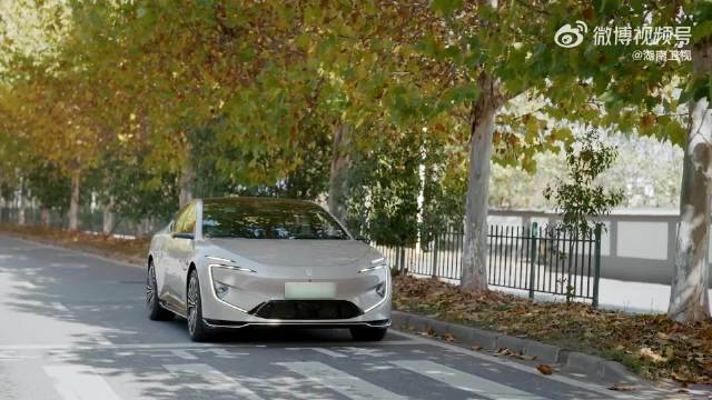 苏有朋数十年坚持声乐训练，匠心打磨舞台表现