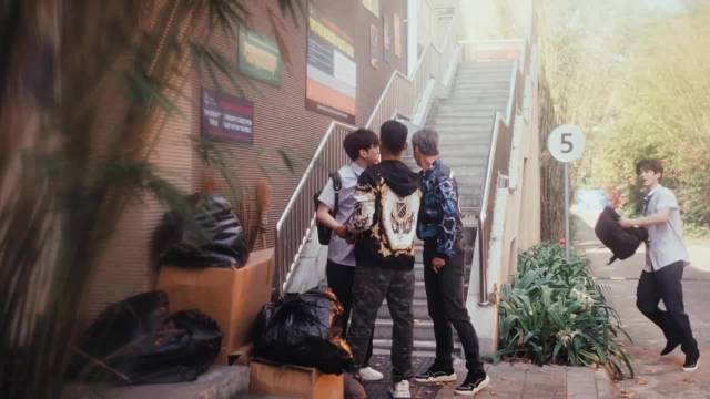 三赖你是拿了女主剧本吧！原来靳朝是你的“救赎”