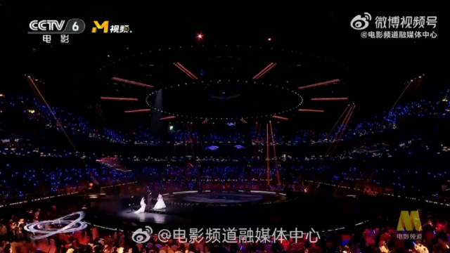 谢娜黄子弘凡K歌对决合唱《勿忘心安》燃爆电影之夜