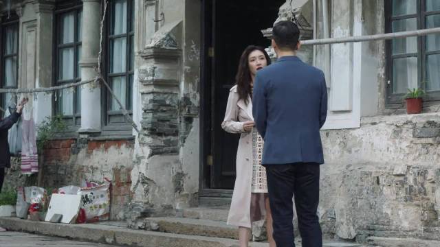 三十而已：王漫妮在老家上班被所有人关注，浑身不自在，不自由 | 江疏影