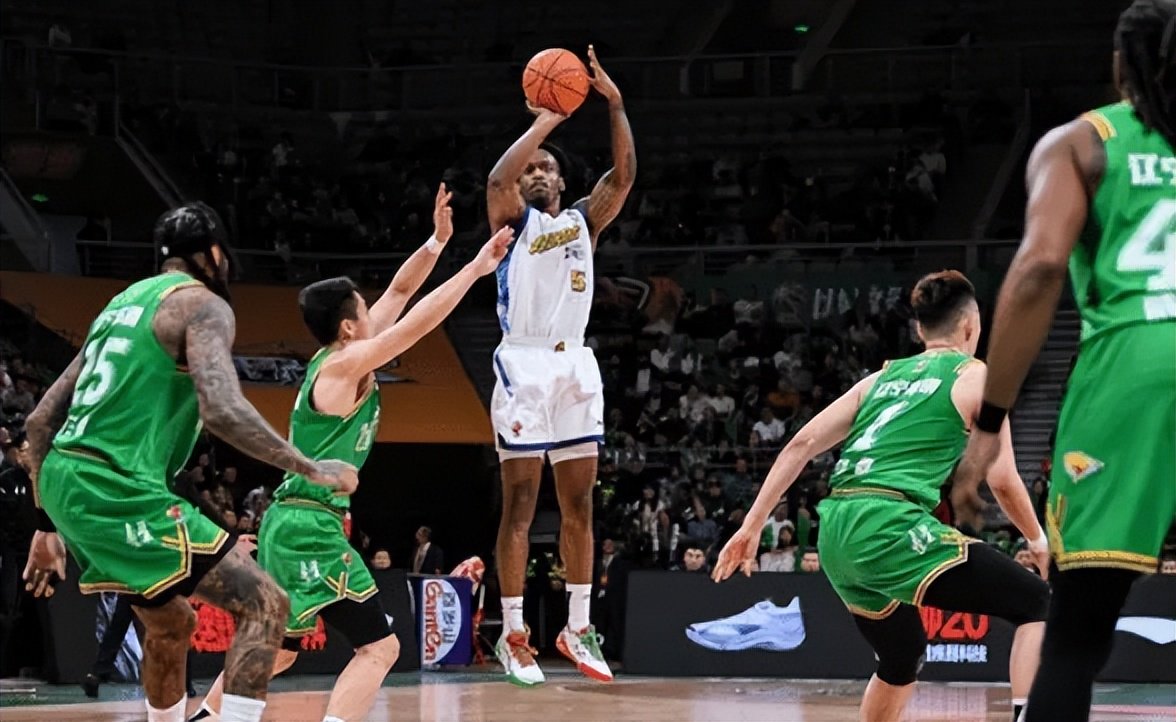 CBA常规赛：浙江广厦98-80战胜福建浔兴，赛后四大隐忧引关注