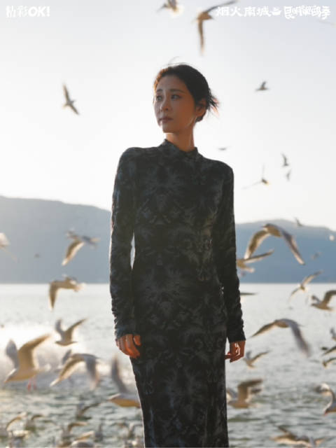 张碧晨登精彩OK十二月刊封面，滇池畔邂逅红嘴鸥