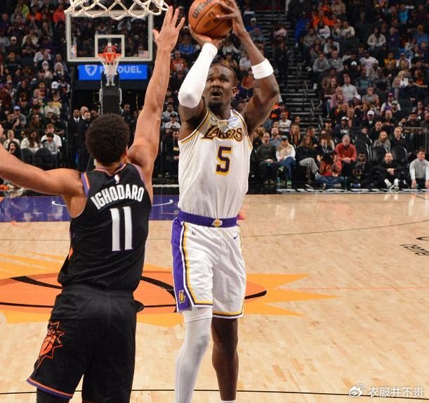 艾顿两双东契奇29+6，詹姆斯关键造技犯+致胜罚球，湖人复仇太阳