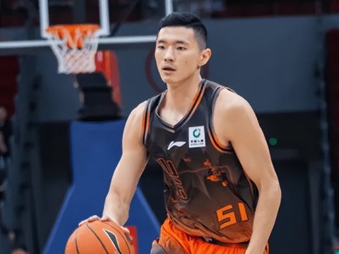 山东94-87四川遭4坏消息！高诗岩+鲍威尔太迷，陈林坚无核心地位