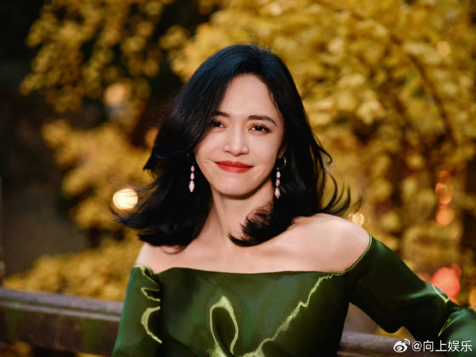 姚晨中国电影120周年活动献唱惊艳全场