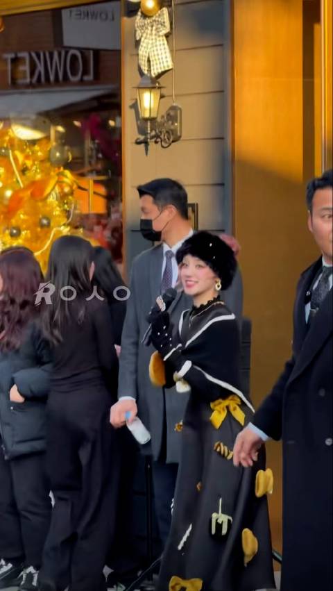 宋雨琦甜甜的很安心