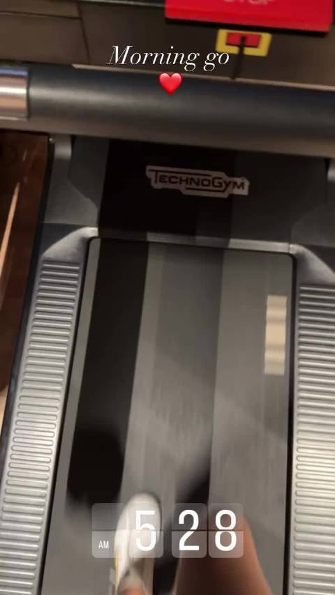 251218 @王嘉尔 ig story 更新