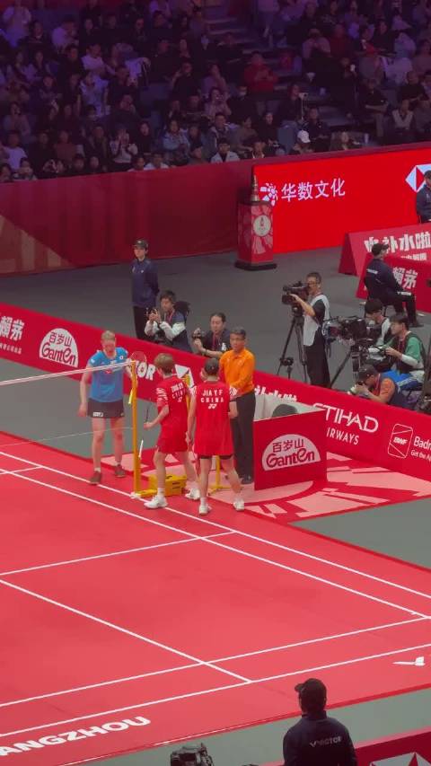 凡贤组合逆转福岛松本，获羽联总决赛首胜