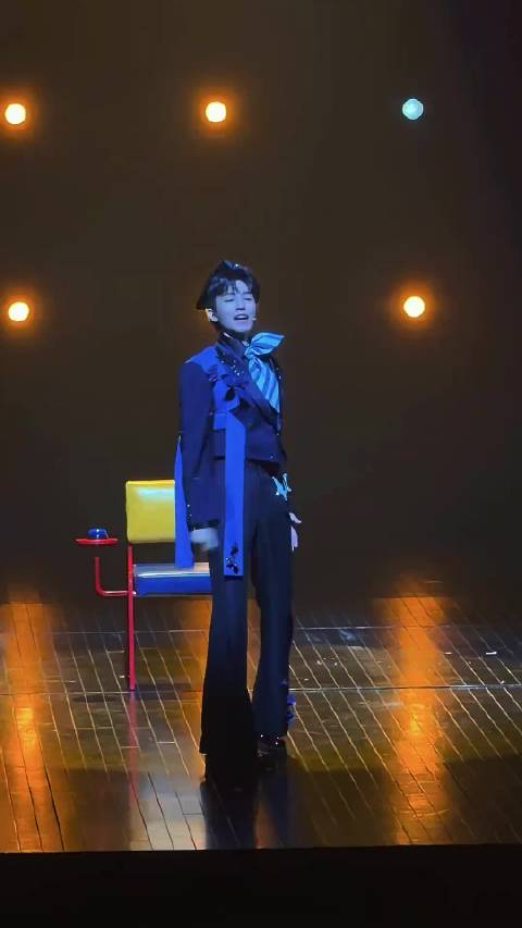 王俊凯话剧表演获赞，百万播放视频出圈