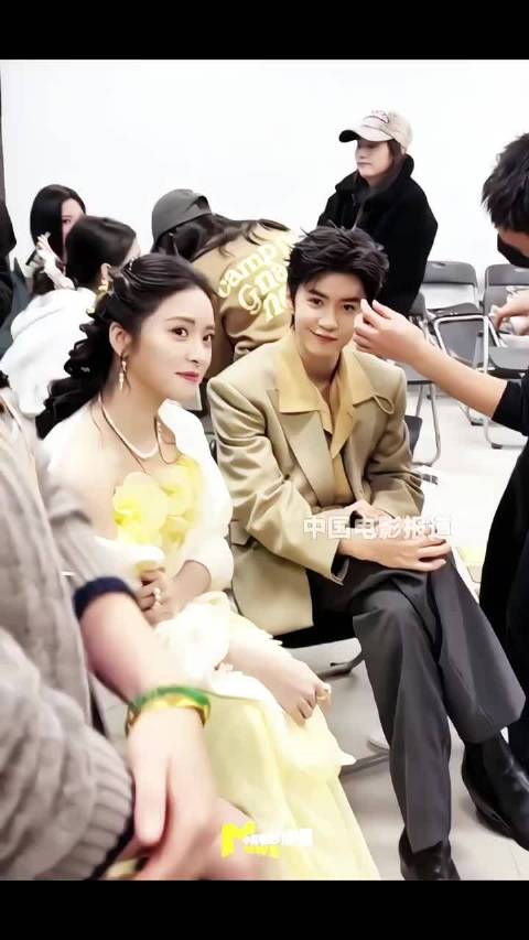 我趣！沈月陈哲远同框了 谁的反派男友来了好甜好甜好有感觉