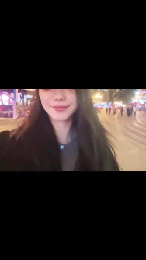 陈妍希刘浩存戏外延续温柔情谊，前辈后辈暖心互动