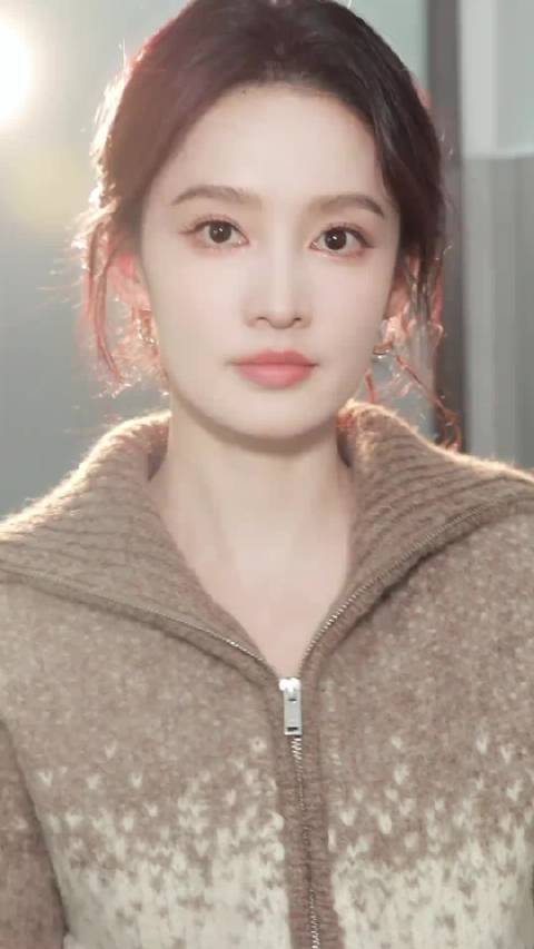 李沁真的好适合这种甜妹的风格，我真的被狠狠的美到了