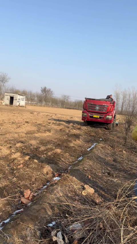 干掉拖拉机的是半挂，生活不易半挂旋地