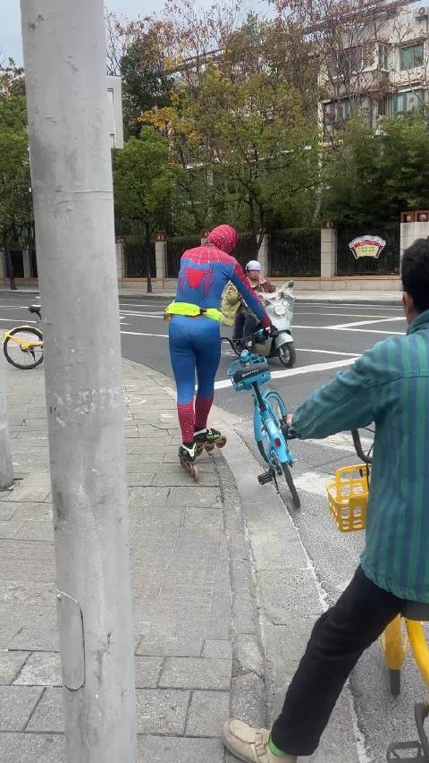 这个蜘蛛侠是经常在上海出现的那位吗