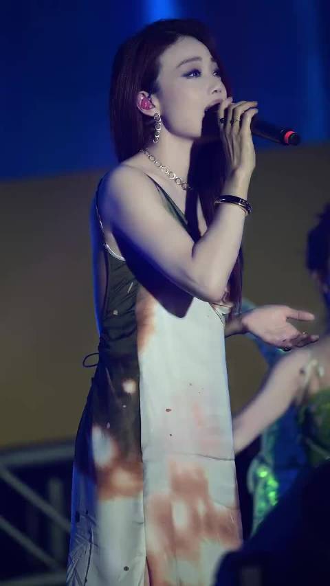 容祖儿普通话进步显著，七张专辑苦练终见成效