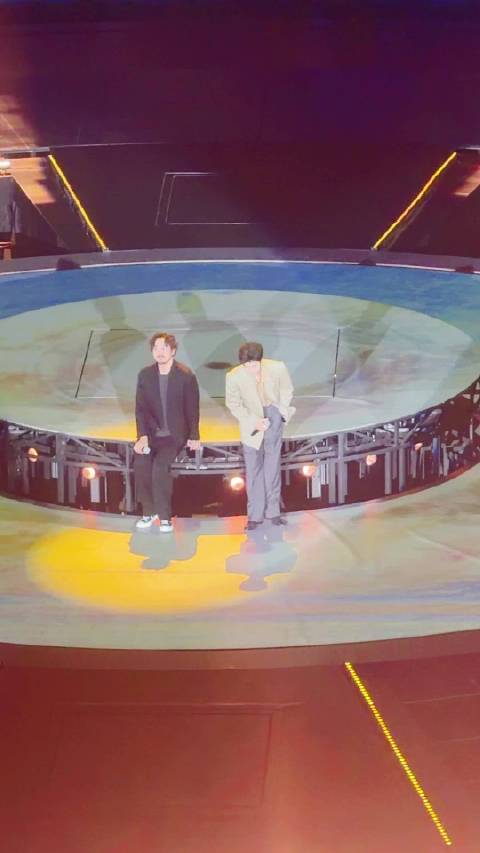 王传君陈哲远献唱中国合伙人主题曲