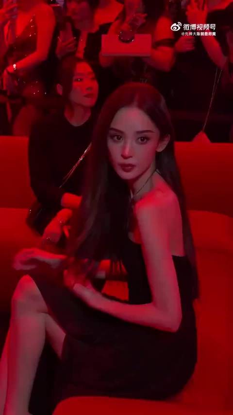 娜扎内场近距离拍摄