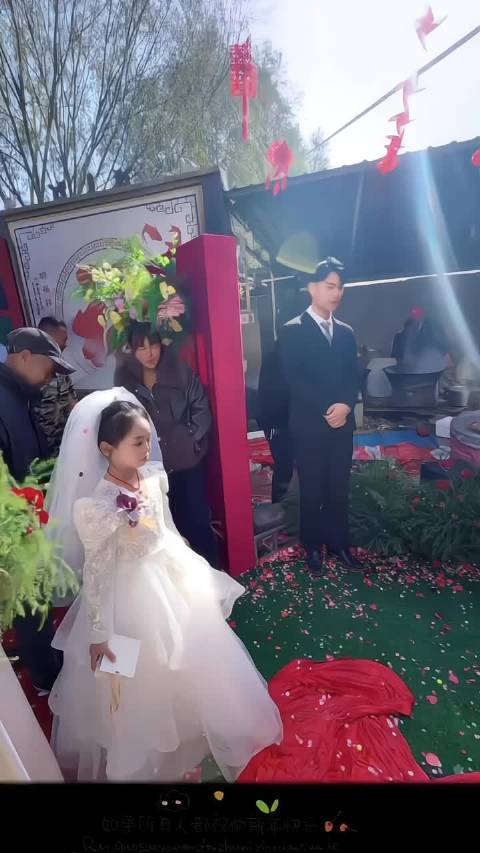 陌生人来家带走姐姐，女孩坚持跳完整场舞