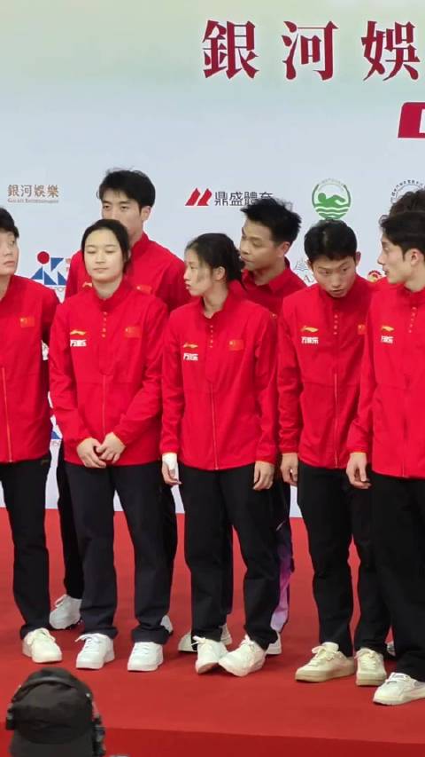 悄悄放松jiojio的小乐 耸耸肩的小乐 都世界第一可爱