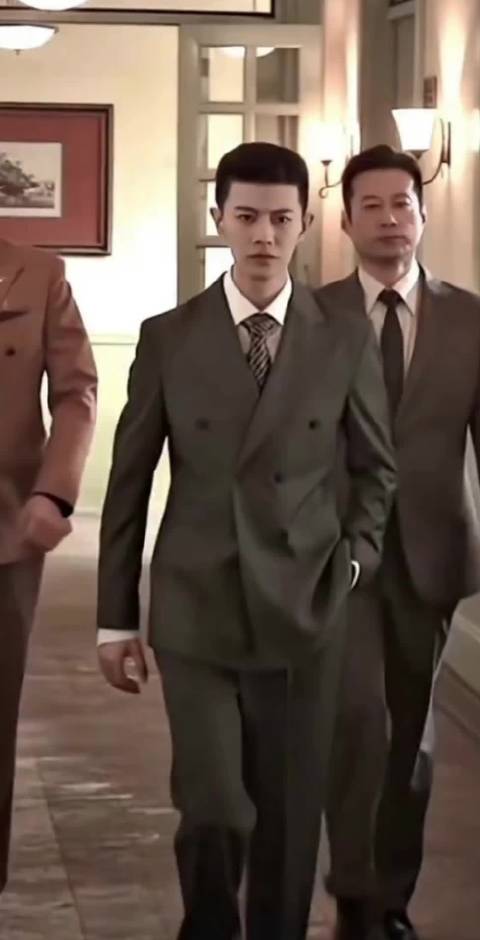 任嘉伦新剧《风与潮》12月8日开播，聚焦二战澳门金融战