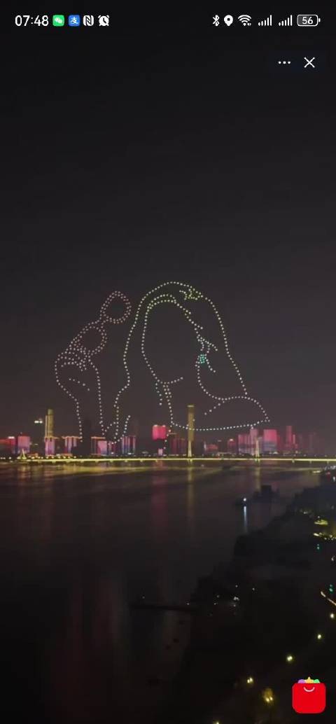 刘诗诗任海伦凯勒全球代言人，无人机表演献唱半命题之爱