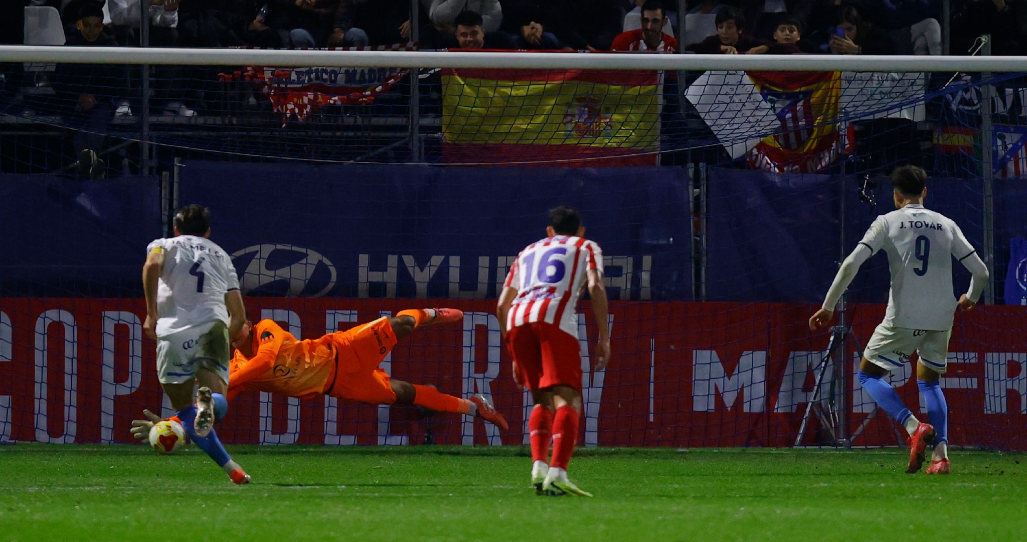 穆索屡次做出关键扑救 护送马竞晋级国王杯16强