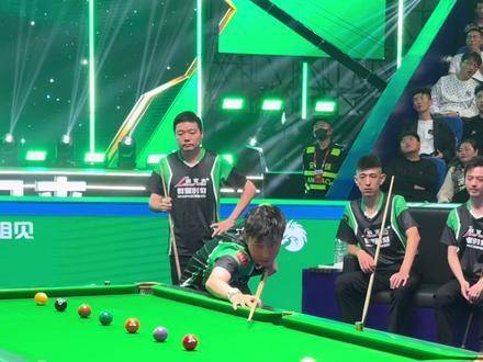 丁俊晖赵心童同场竞技，中式台球引世界冠军感慨