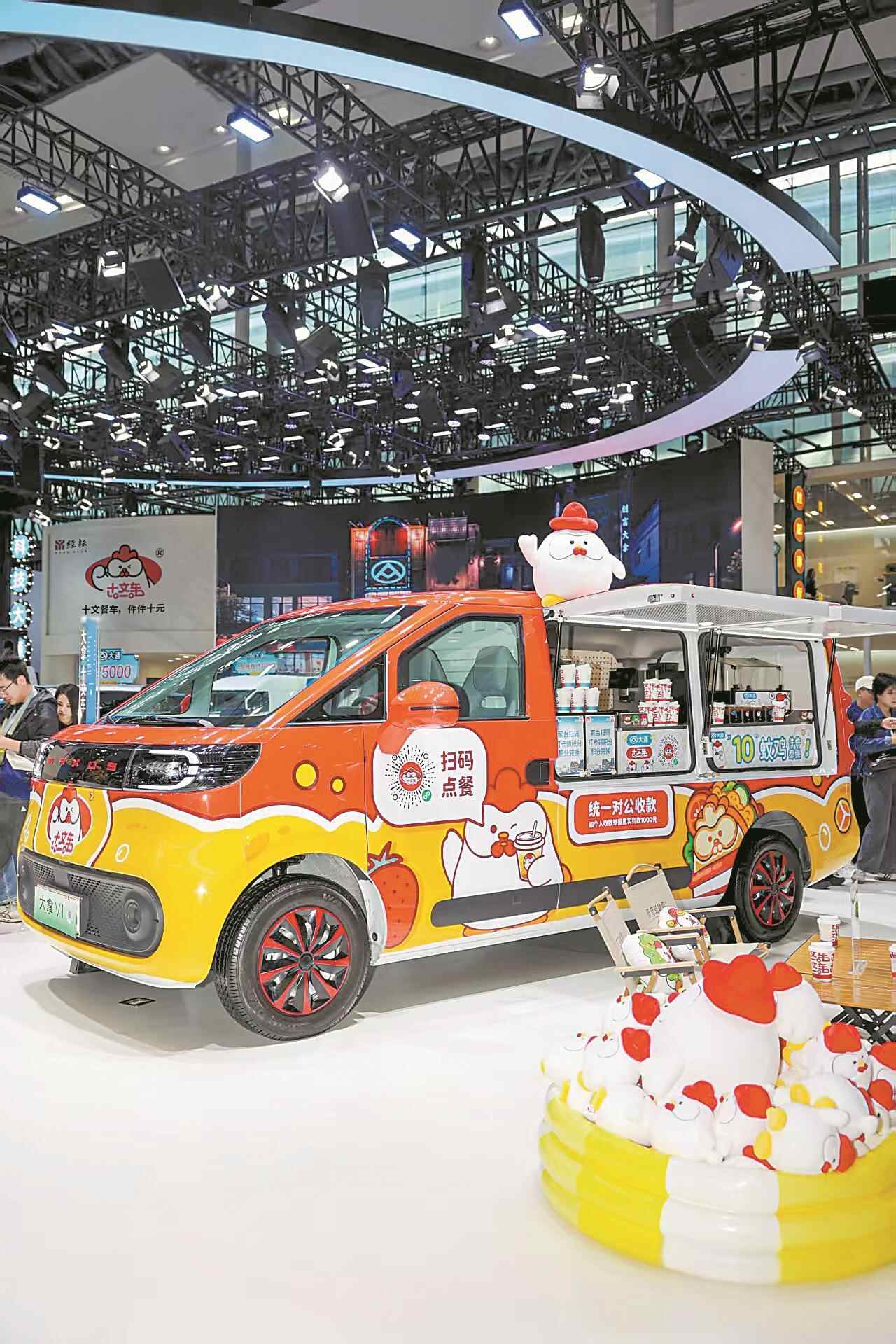 “件件都系十蚊鸡” 一辆流动餐车如何重构消费与助农新生态？