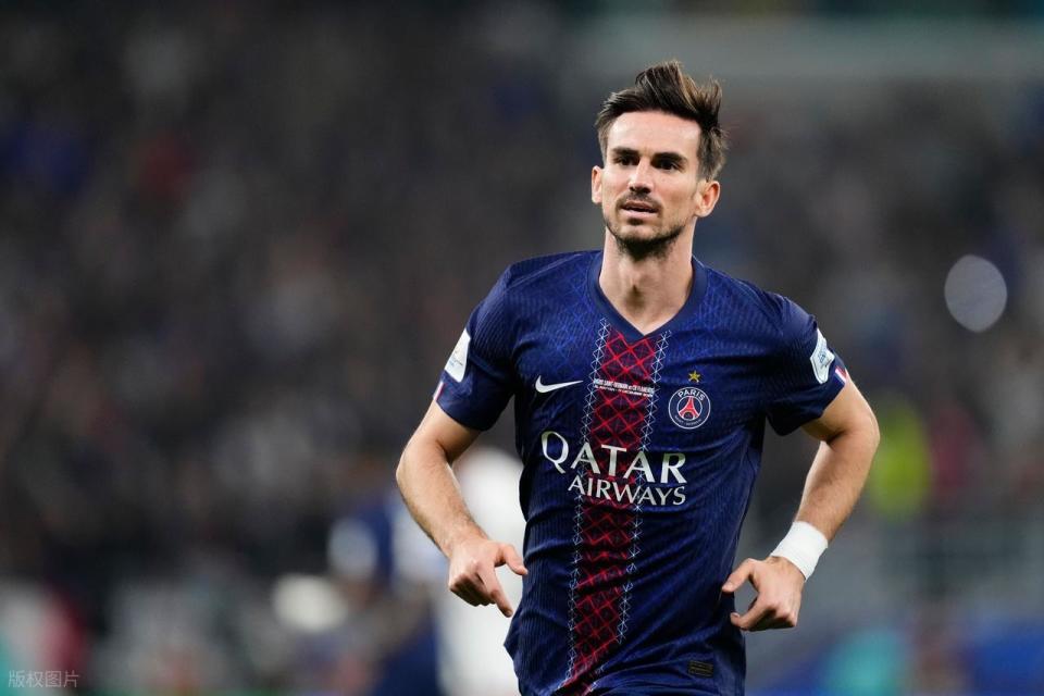 洲际杯3-2，巴黎圣日耳曼险胜南美劲旅夺冠，萨福诺夫连扑4粒点球