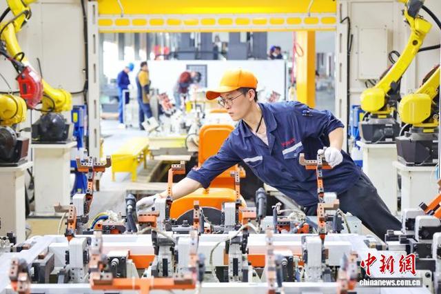 图为合川大力发展智能网联新能源汽车零部件产业。刘亚春 摄