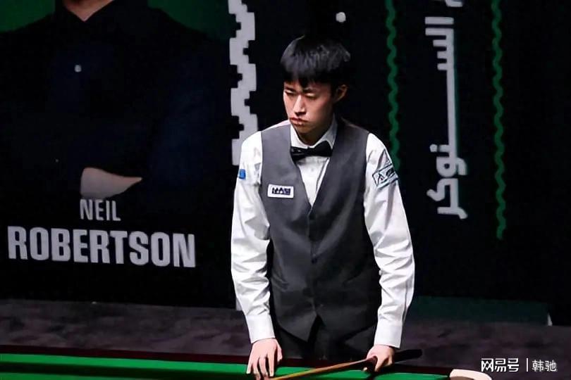 斯诺克爆大冷！世界冠军首轮出局，赵心童收退赛大礼，丁俊晖开心