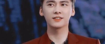 李易峰把女粉都骗到印度？汪苏泷在美国有私生子？黑皮影帝性向不明确？都教授利用高科技造假？窦骁何超莲又和好了？