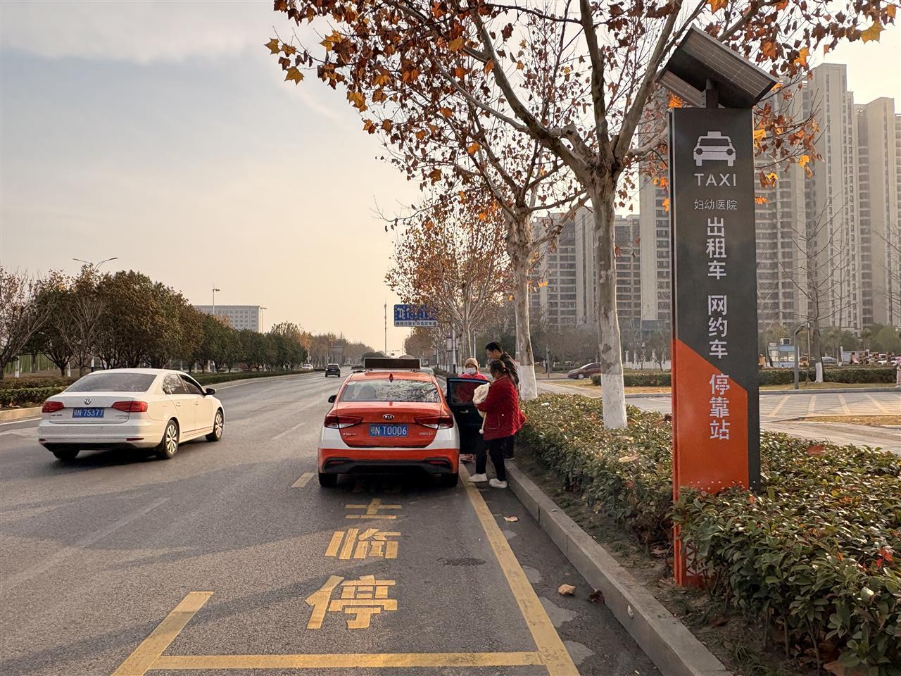 湖北潜江：“的士”有了临时“落脚点”