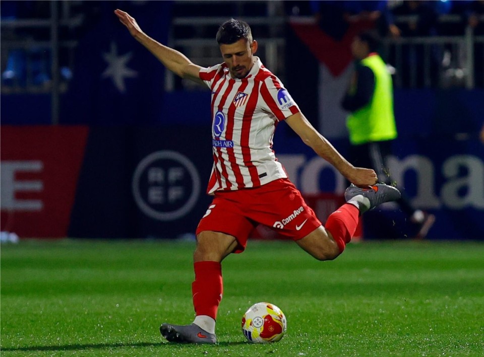 马竞官方：朗格莱内侧副韧带重度扭伤，恢复情况需进一步观察