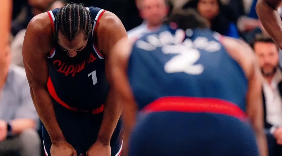 拒绝重建！三核心都不卖，想靠角色球员能翻盘，这队管理层已经彻底疯了