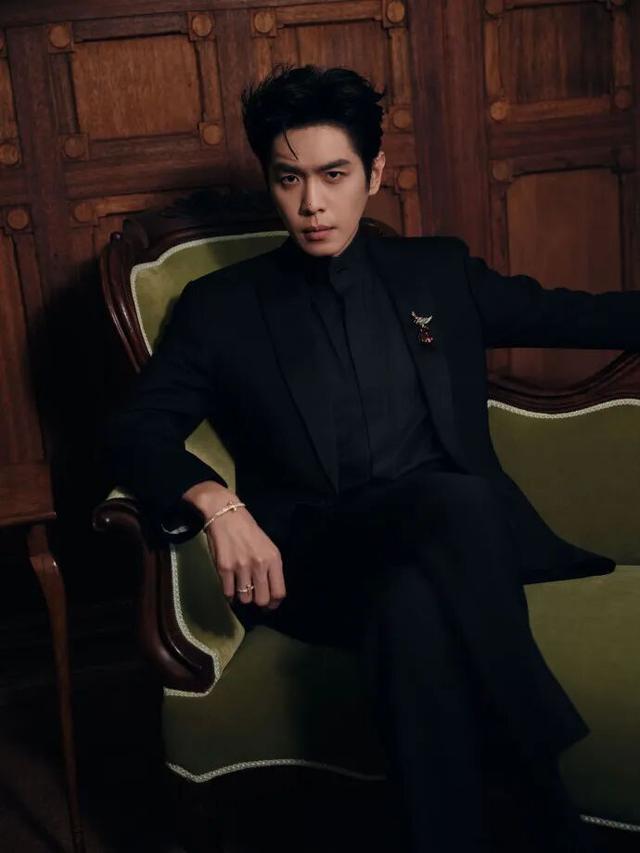 未满18岁网友辱骂张若昀“老赖”“精神出轨”，本人及父母公开致歉：将引以为戒，绝不再犯类似错误