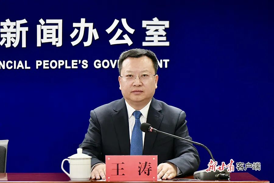 天水市清水县委副书记、县长 王涛