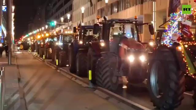 欧盟万农千机赴布鲁塞尔抗议要求修法