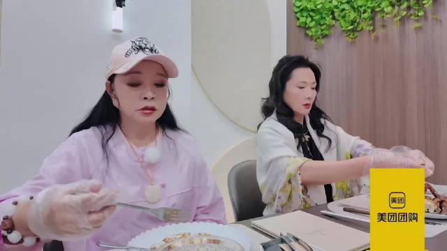 何赛飞谈中年困境，躺不平站不直引共鸣