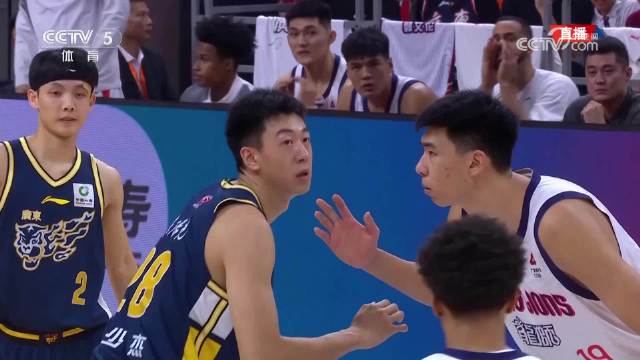 广东97-94险胜广州，萨林杰徐杰各17分