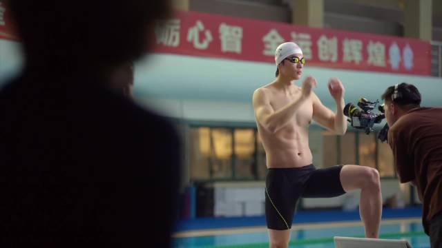 汪顺称顶级快乐需煎熬，许知远赞其每块肌肉非凡