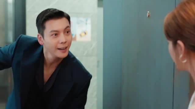 沈皓明主动走近对方，命运轮回再启新篇