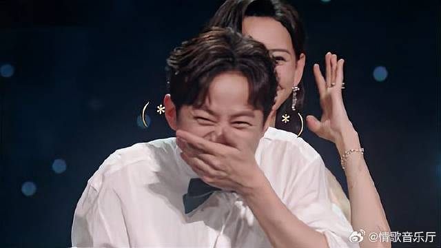 没人能治得住魏如萱的嘴，给自己打歌，还不忘调戏何炅！